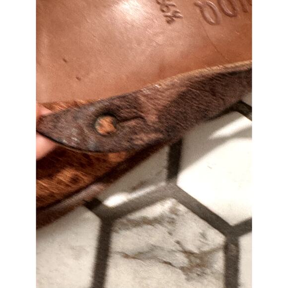 Brown Leather Split-Toe Flats with Bow Detail - Picture 6 of 12